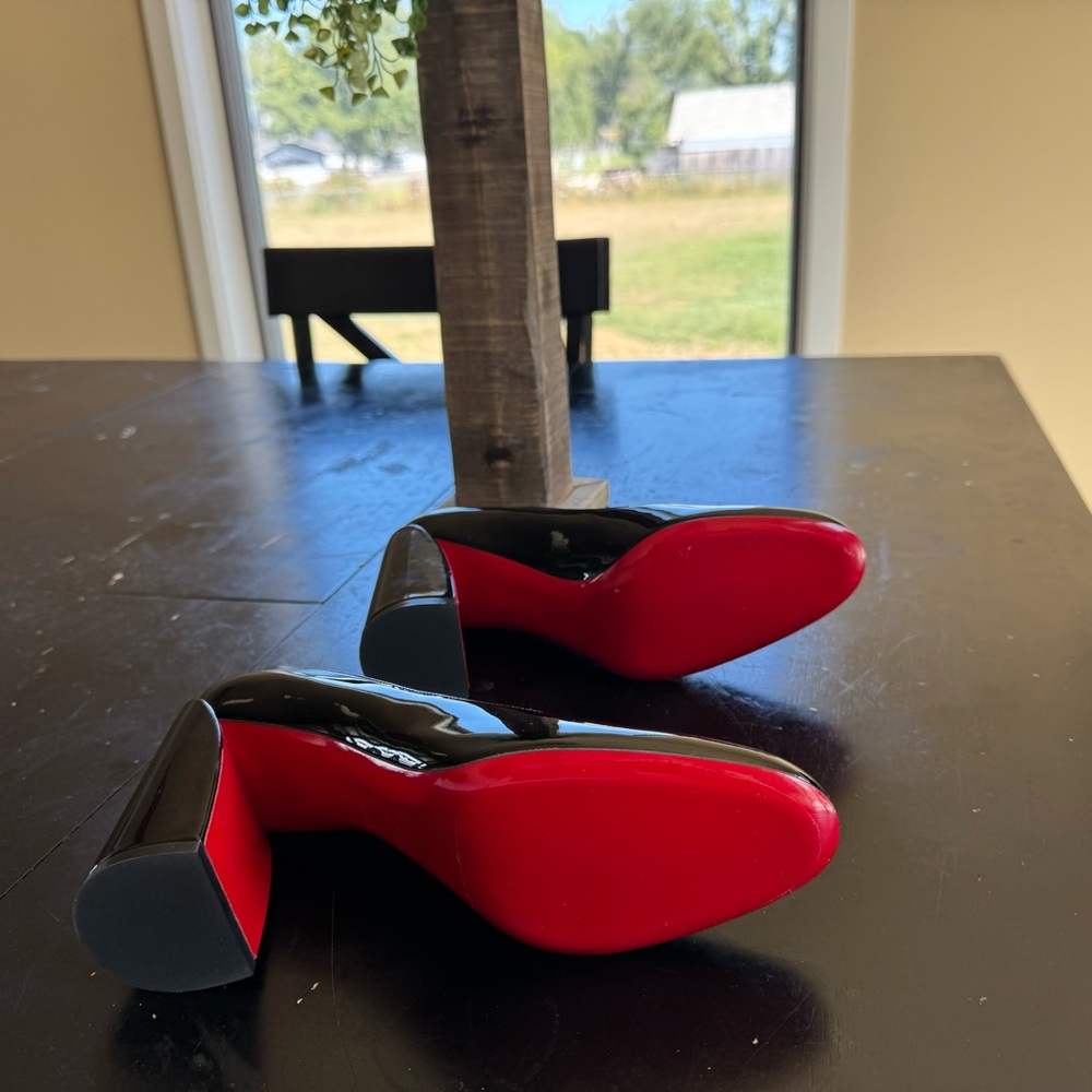 Elegant Christian Louboutin miss Saab Black Patent Leather Women's Pumps